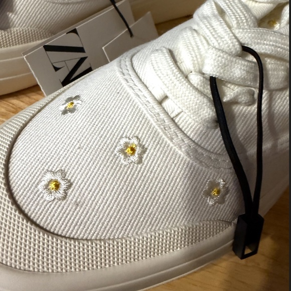 Zara white floral embroidered retro sneakers NWT - Picture 4 of 10
